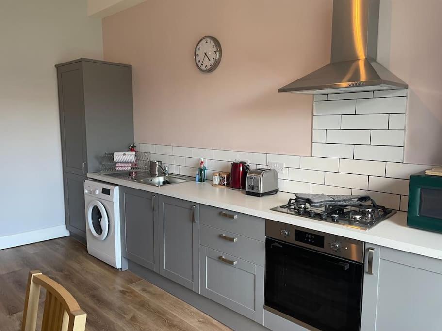 Appartement 5 Minutes From Loch Lomond - Newly Renovated Ground Floor 1-Bed Flat à Bonhill Extérieur photo